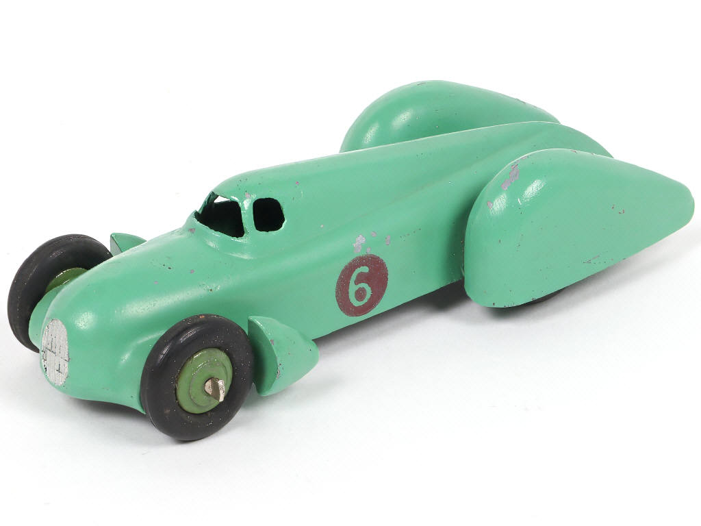 Lot 260 - DINKY TOYS (FRANCE) (1)