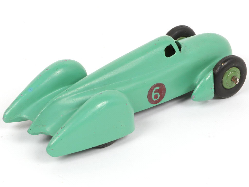 Lot 260 - DINKY TOYS (FRANCE) (1)