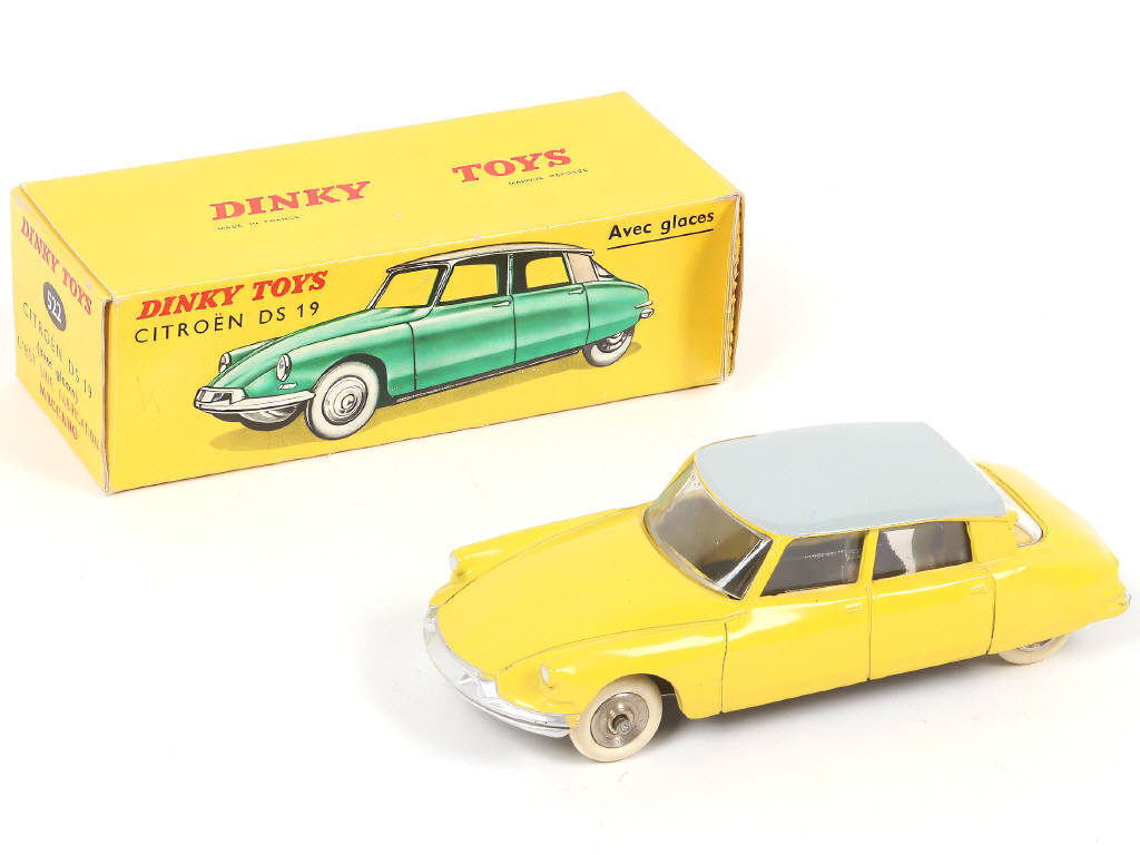 Lot 307 - DINKY TOYS (FRANCE) (1)