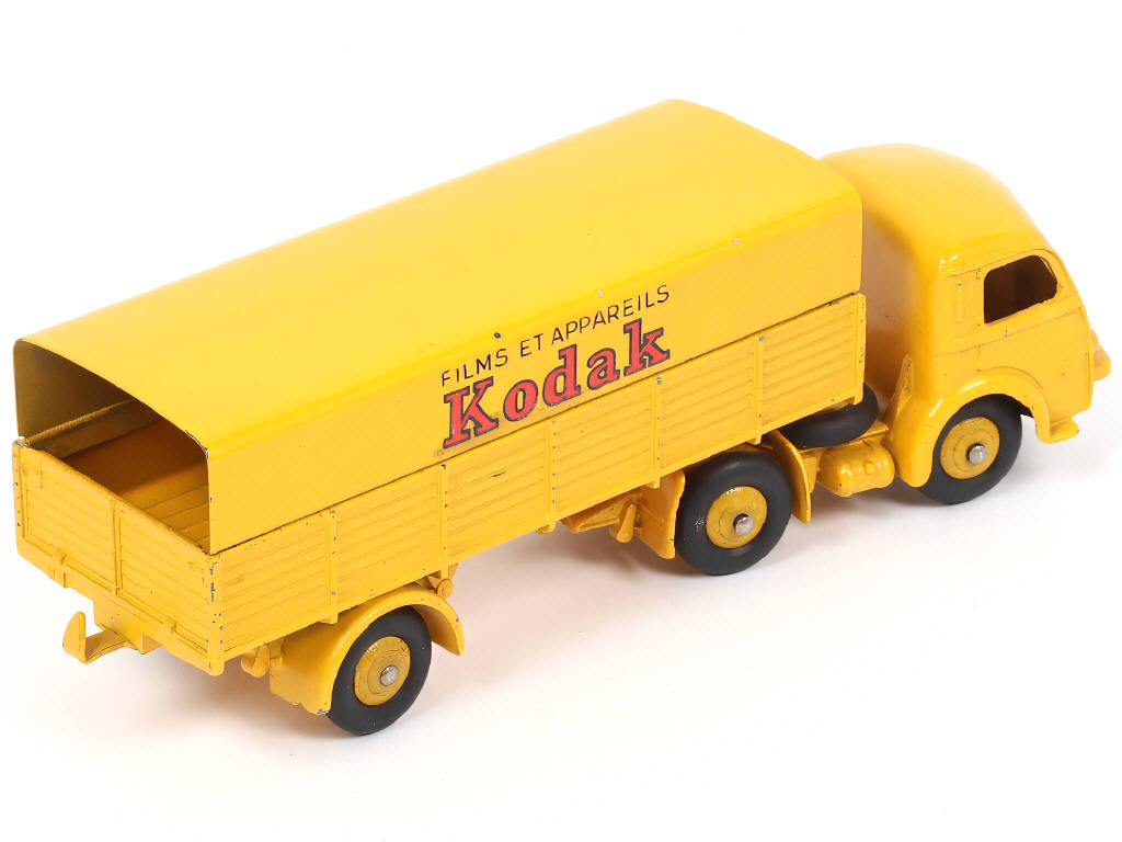 Lot 353 - DINKY TOYS (FRANCE) (1)