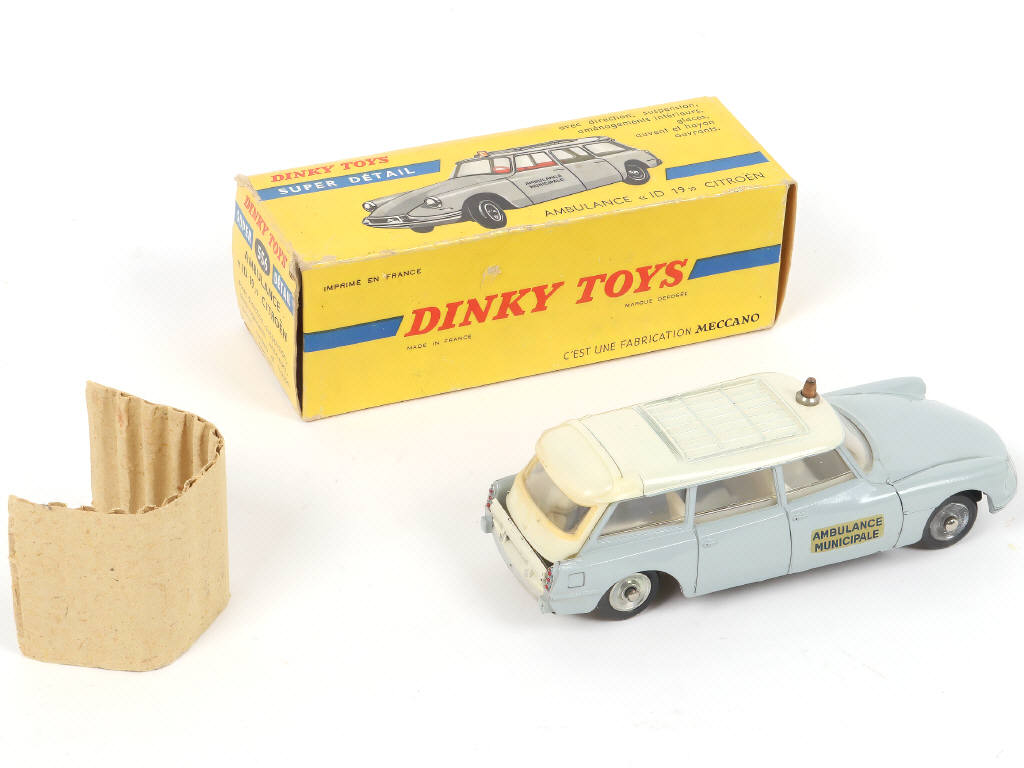 Lot 314 - DINKY TOYS (FRANCE) (1)