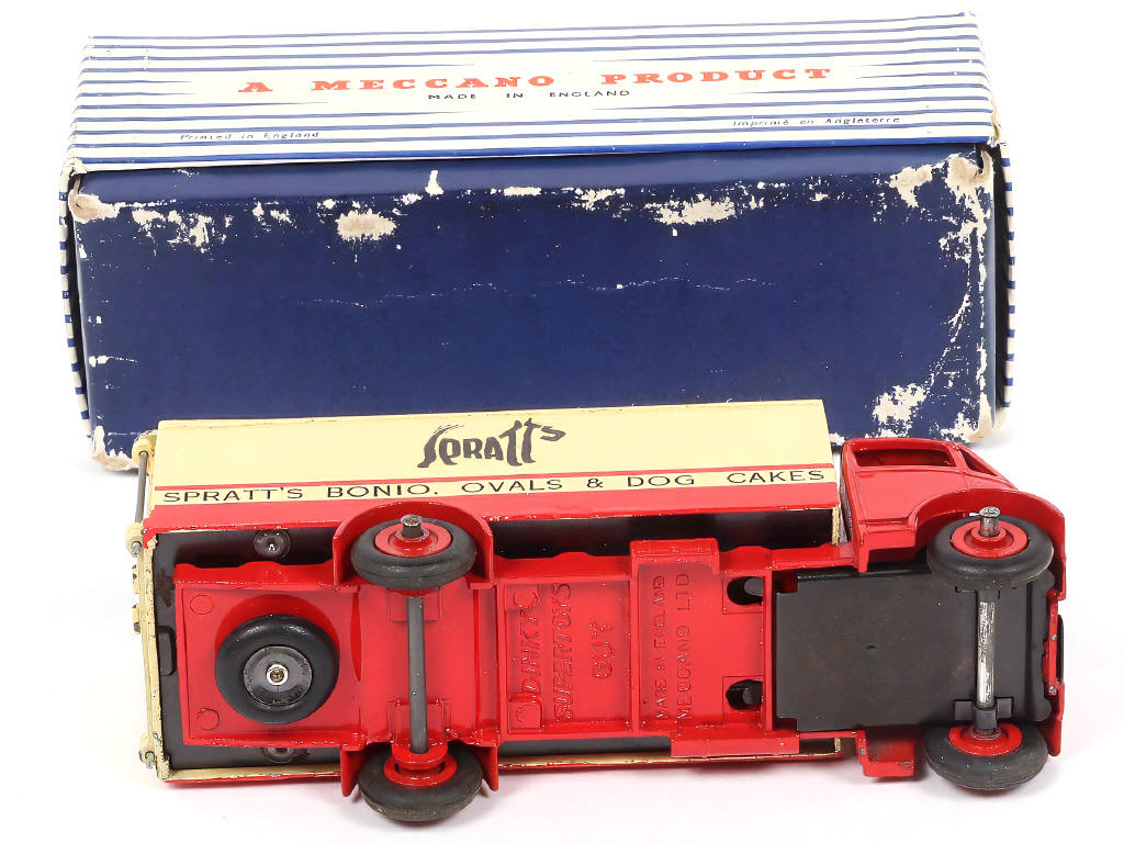 Lot 219 - DINKY TOYS (GB) (1)