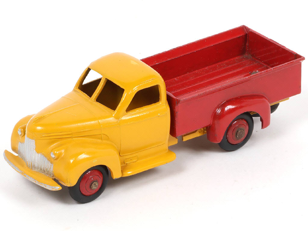 Lot 350 - DINKY TOYS (FRANCE) (1)