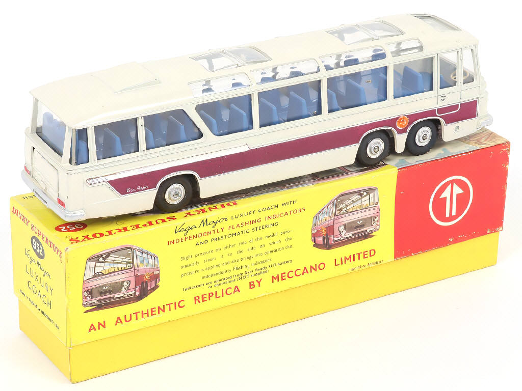 Lot 236 - DINKY TOYS (GB) (1)