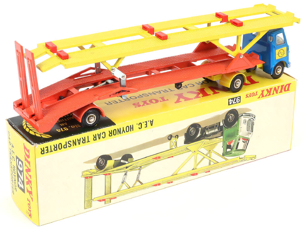 Lot 235 - DINKY TOYS (GB) (1)