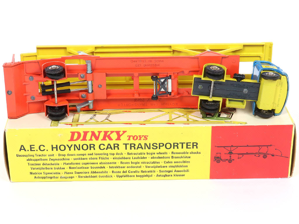 Lot 235 - DINKY TOYS (GB) (1)