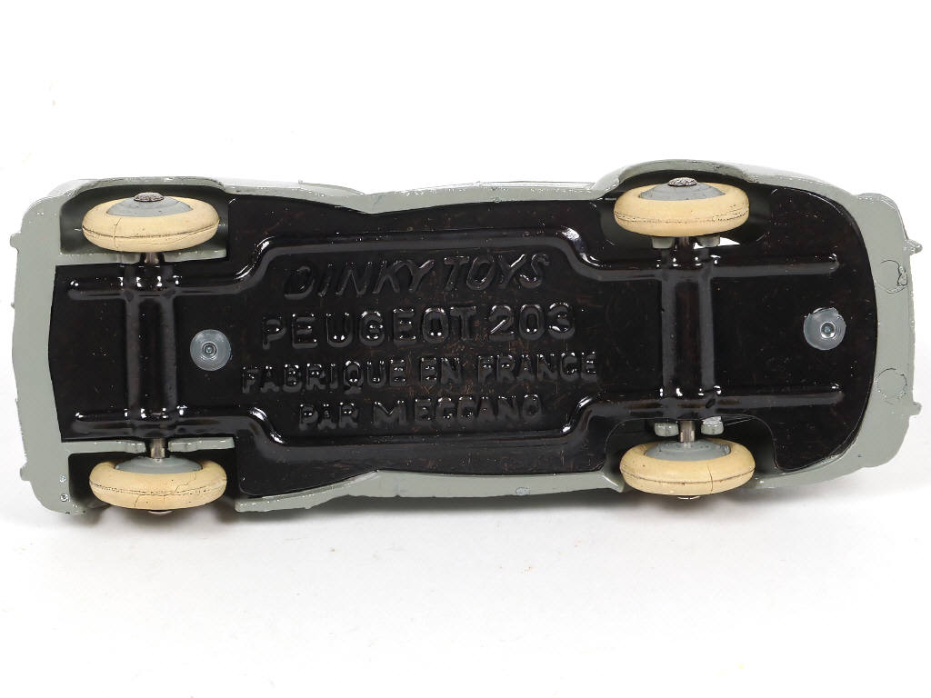 Lot 266 - DINKY TOYS (FRANCE) (1)