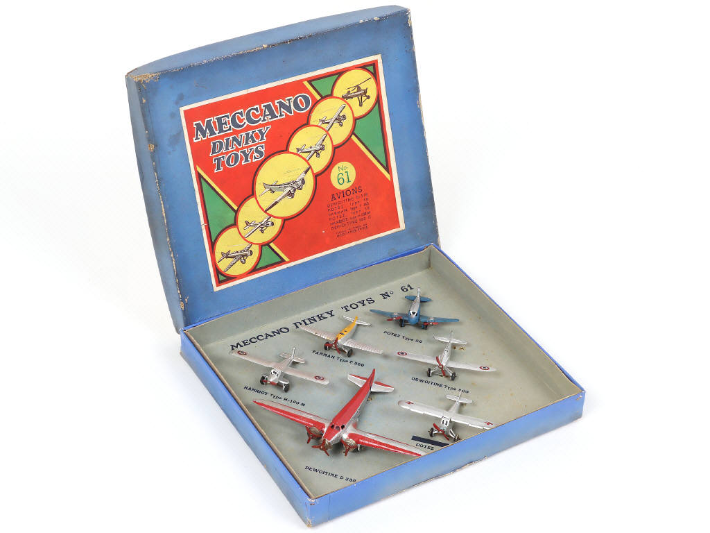 Lot 370 - DINKY TOYS (FRANCE) (1)