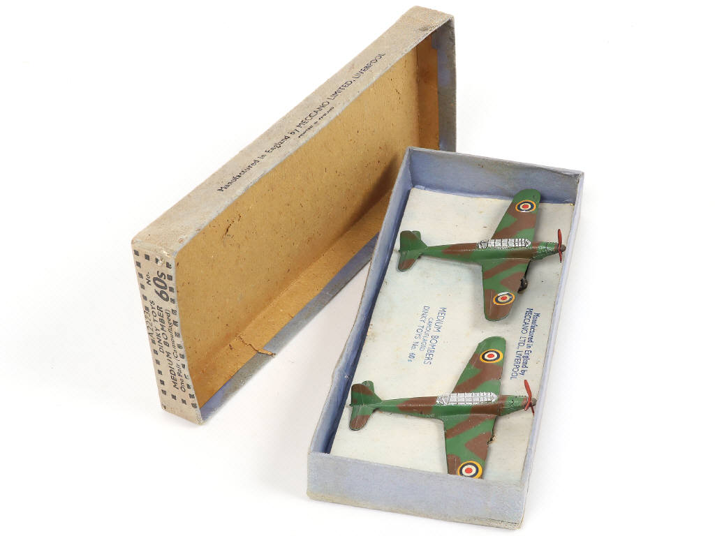 Lot 241 - DINKY TOYS (GB) (1)