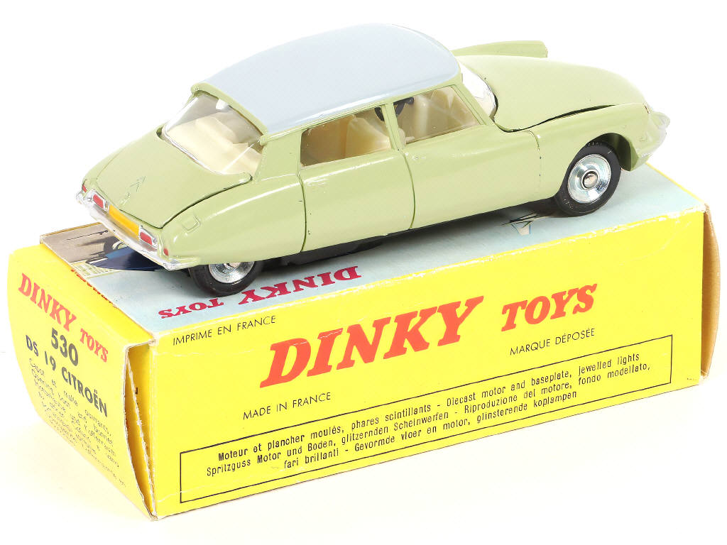 Lot 329 - DINKY TOYS (FRANCE) (1)
