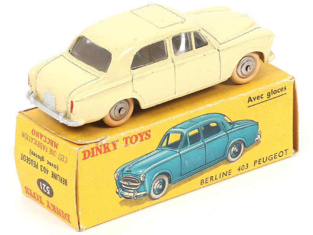 Lot 305 - DINKY TOYS (FRANCE) (1)