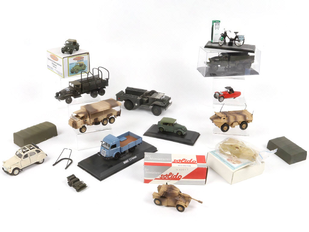 Lot 99 - DIVERS (14)