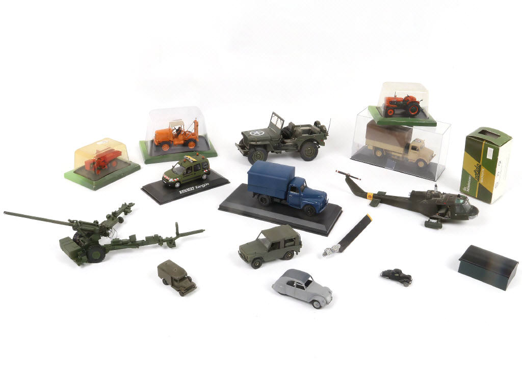 Lot 97 - DIVERS (13)