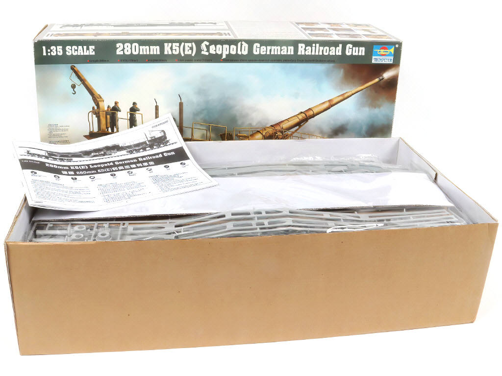 Lot 8 - TRUMPETER (CHINE) (1)