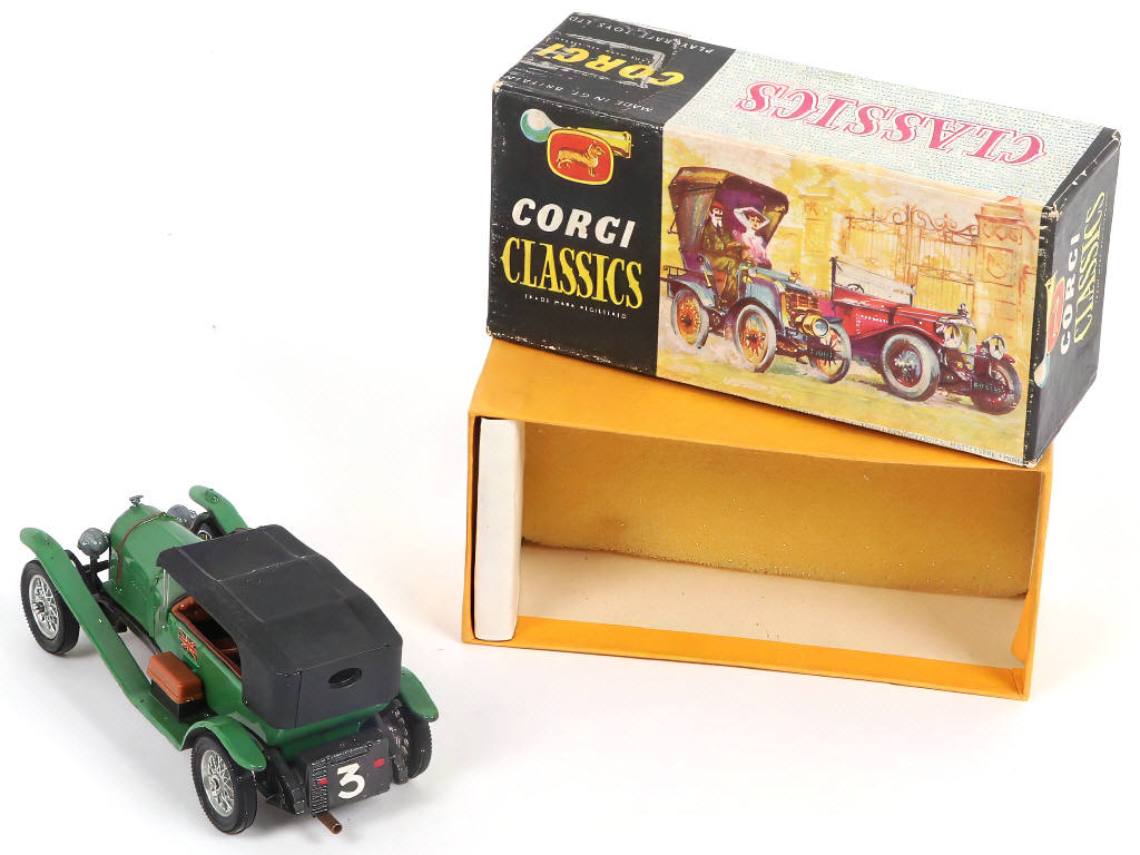 Lot 197 - CORGI TOYS (GB) (4)