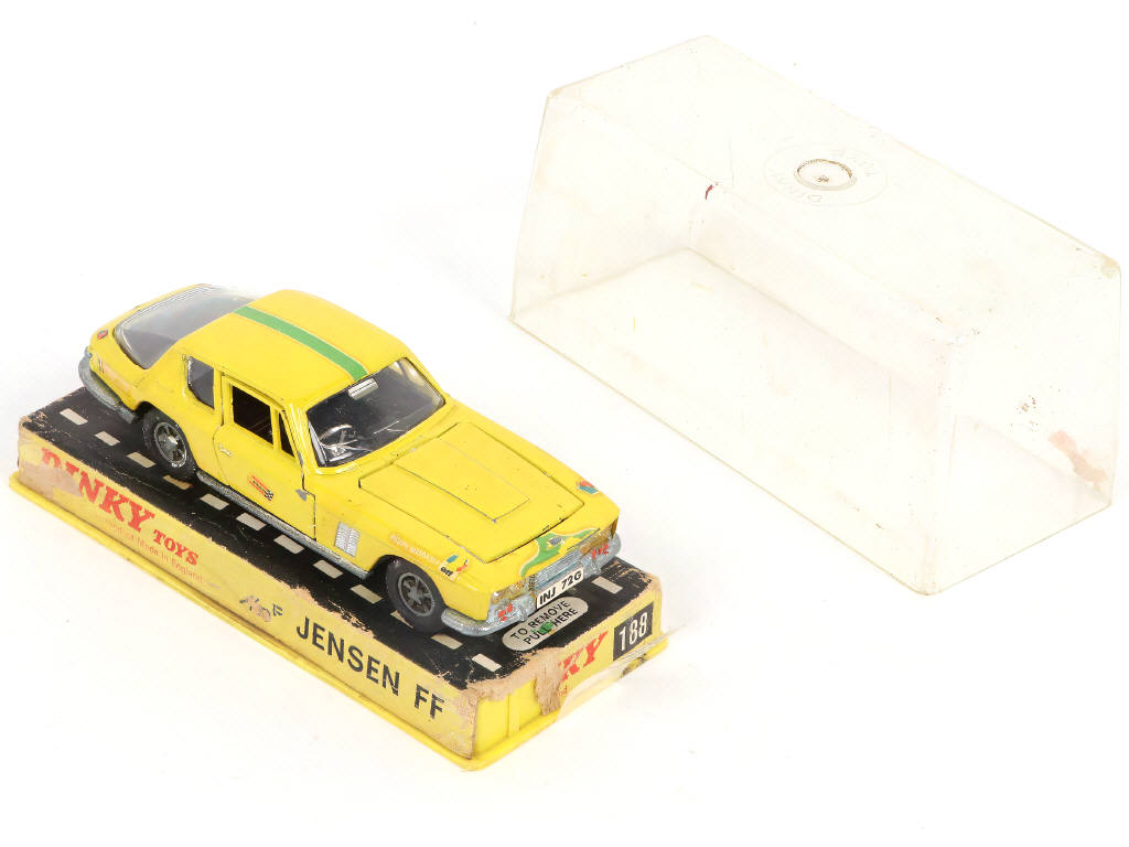 Lot 306 - DINKY TOYS (GB) (5)