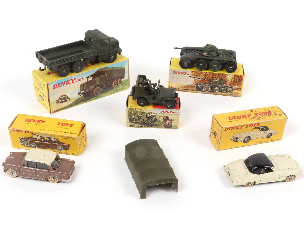 Lot 356 - DINKY TOYS (FRANCE) (5)