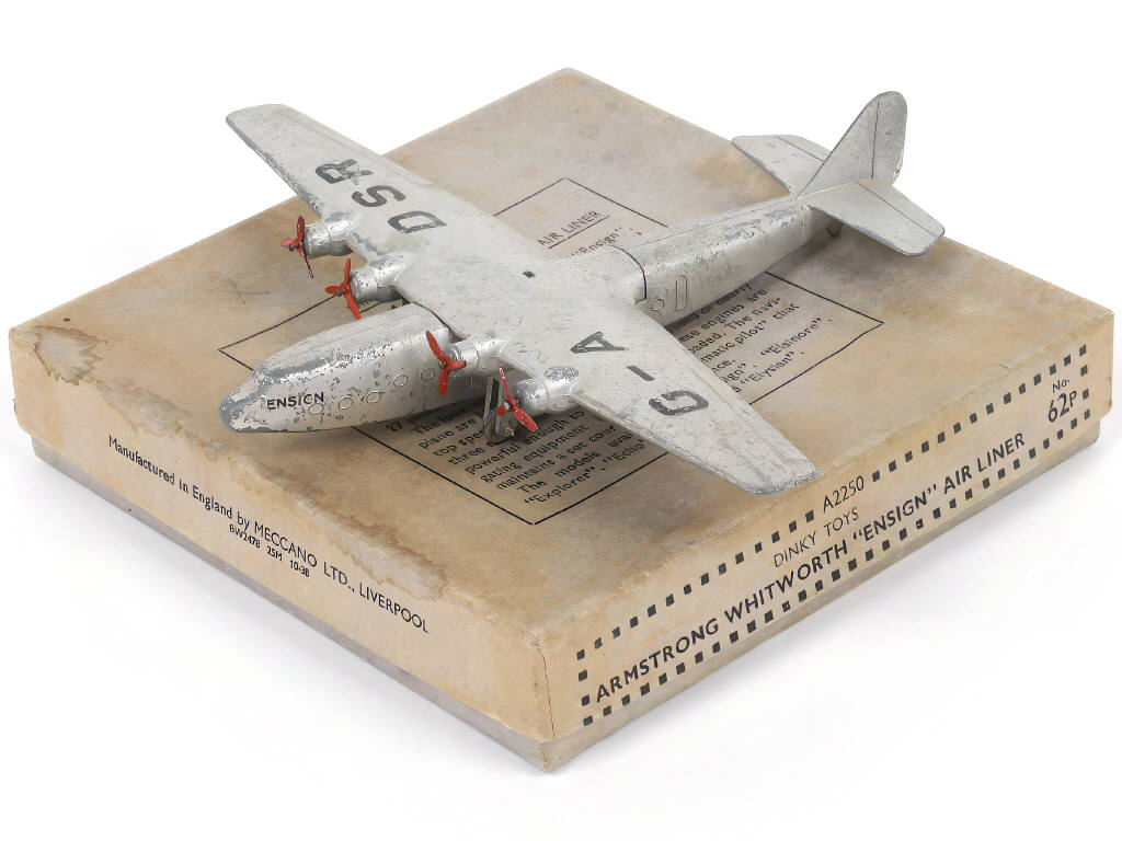 Lot 284 - DINKY TOYS (GB) (1)