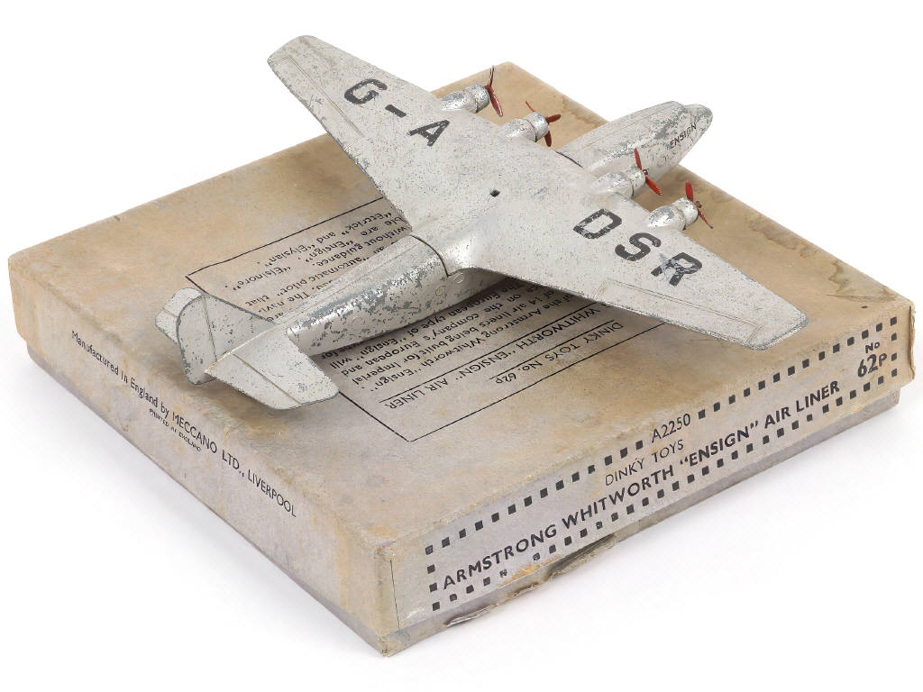 Lot 284 - DINKY TOYS (GB) (1)