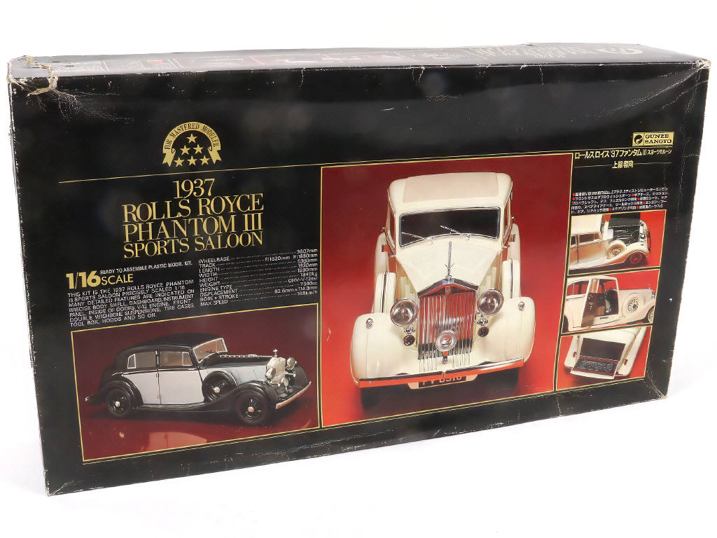 Lot 15 - FOR MASTERED MODELER (USA) (1)