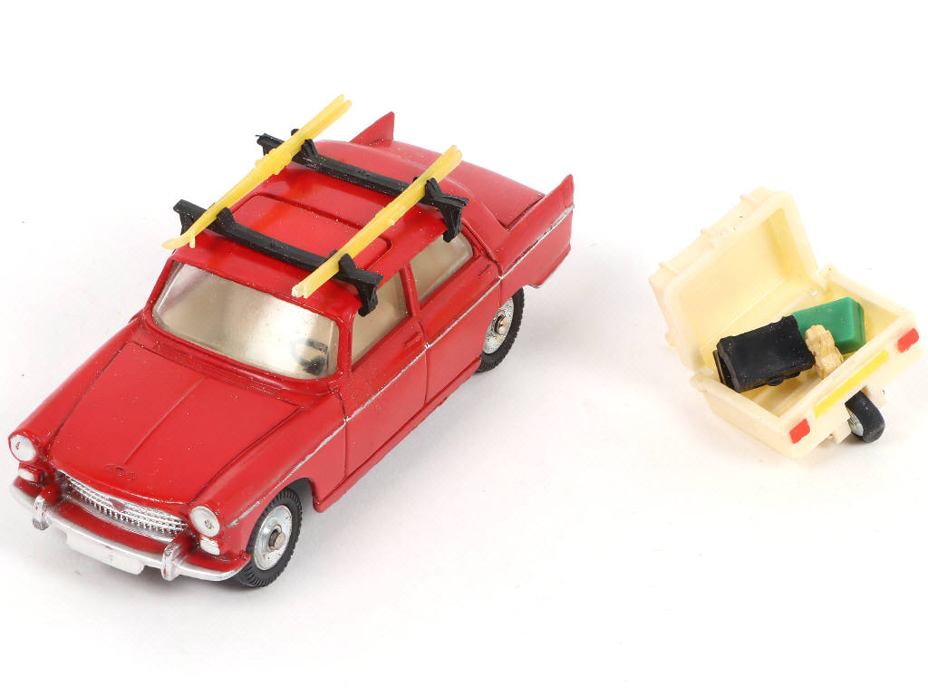 Lot 316 - DINKY TOYS (FRANCE) (1)