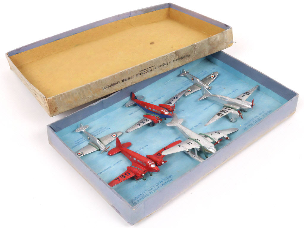 Lot 286 - DINKY TOYS (GB) (1)