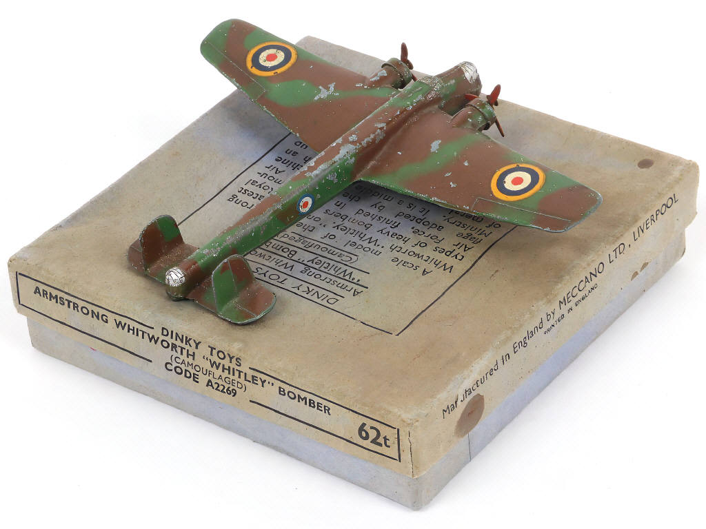 Lot 285 - DINKY TOYS (GB) (1)