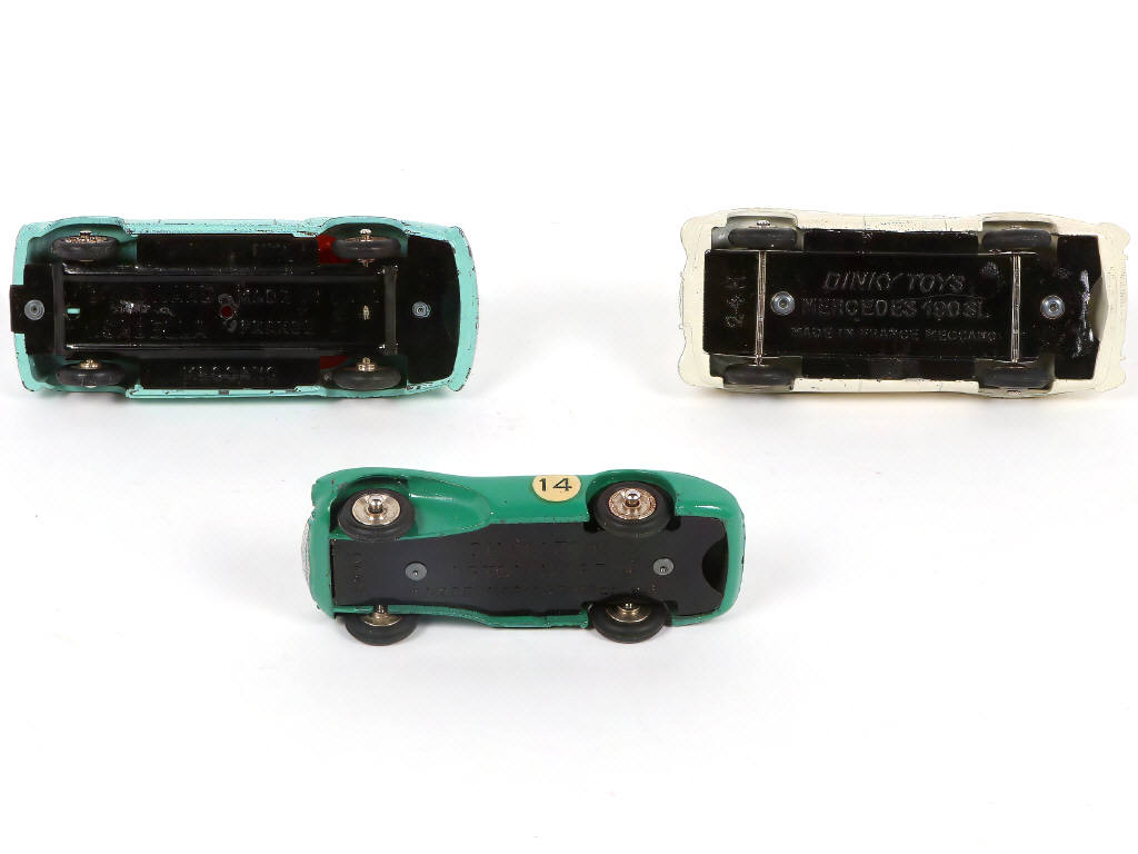 Lot 352 - DINKY TOYS (FRANCE) (3)