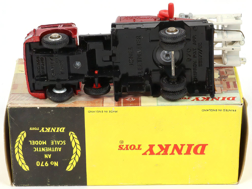 Lot 293 - DINKY TOYS (GB) (1)