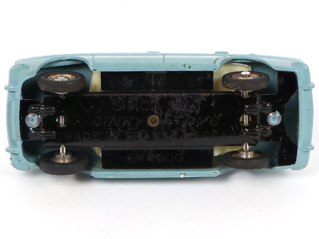 Lot 341 - DINKY TOYS (FRANCE) (2)