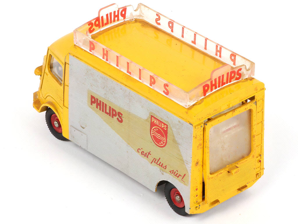 Lot 331 - DINKY TOYS (FRANCE) (1)