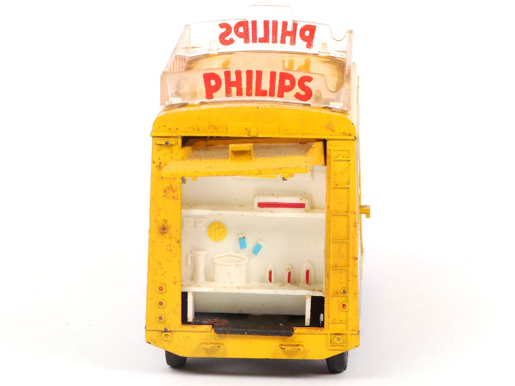 Lot 331 - DINKY TOYS (FRANCE) (1)