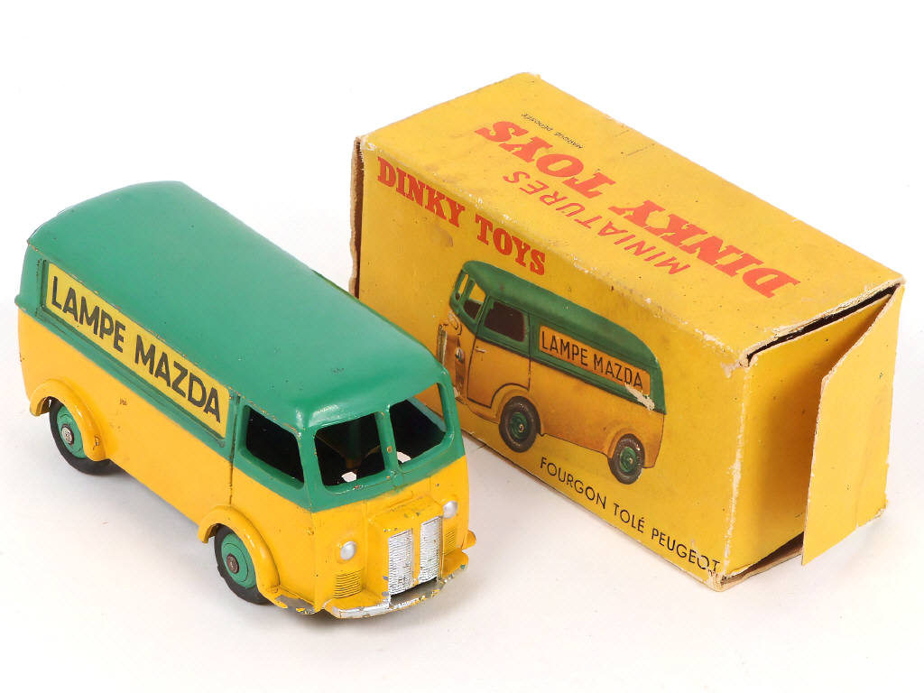 Lot 326 - DINKY TOYS (FRANCE) (1)