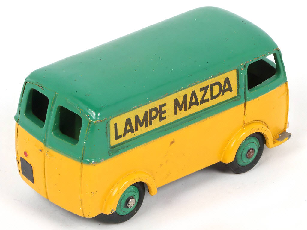 Lot 326 - DINKY TOYS (FRANCE) (1)