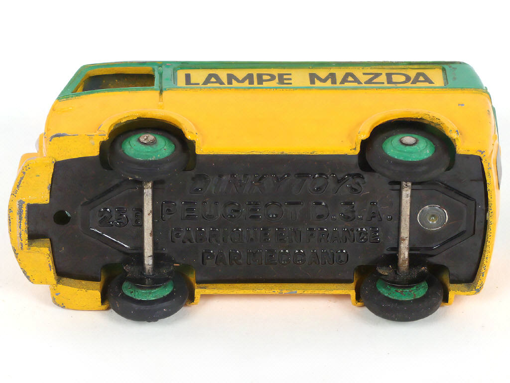 Lot 326 - DINKY TOYS (FRANCE) (1)