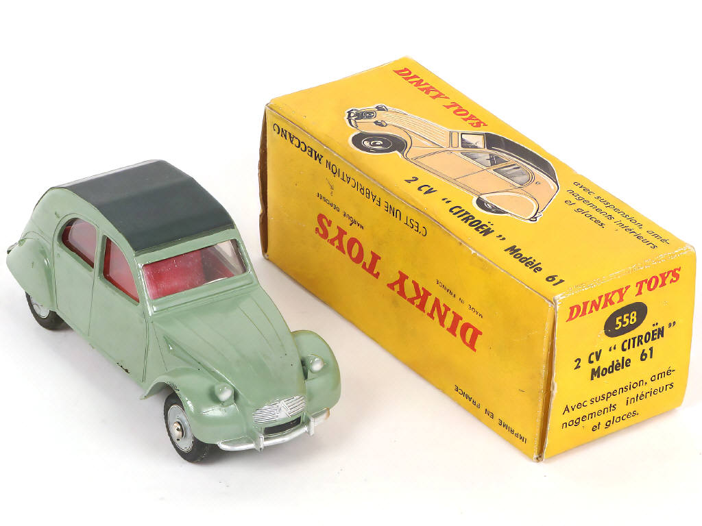 Lot 329 - DINKY TOYS (FRANCE) (1)