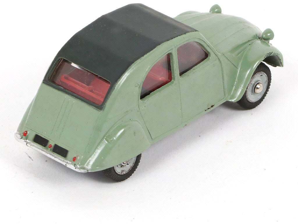 Lot 329 - DINKY TOYS (FRANCE) (1)