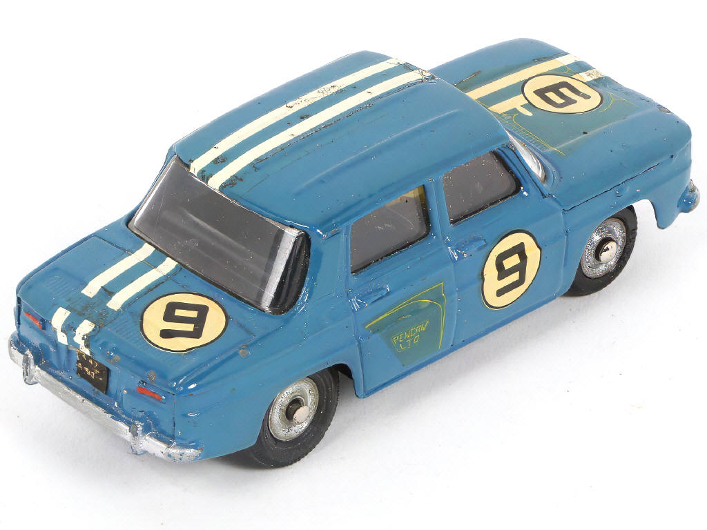 Lot 323 - DINKY TOYS (FRANCE) (1)