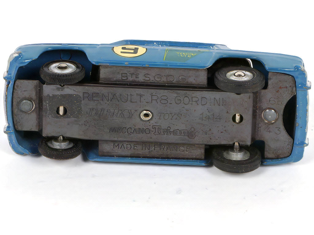 Lot 323 - DINKY TOYS (FRANCE) (1)