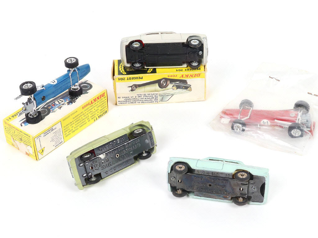 Lot 355 - DINKY TOYS (FRANCE) (5)