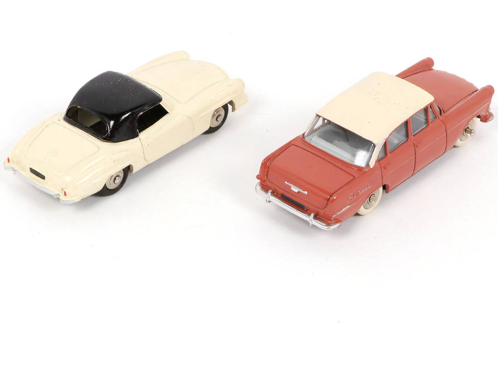 Lot 328 - DINKY TOYS (FRANCE) (2)