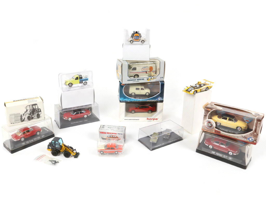 Lot 98 - DIVERS (13)