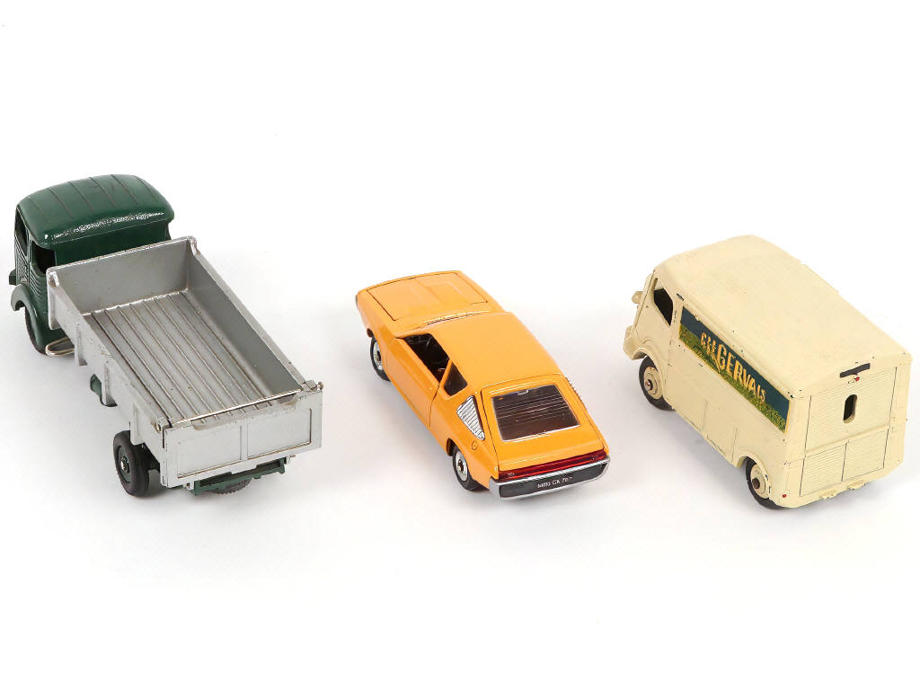 Lot 351 - DINKY TOYS (FRANCE) (3)