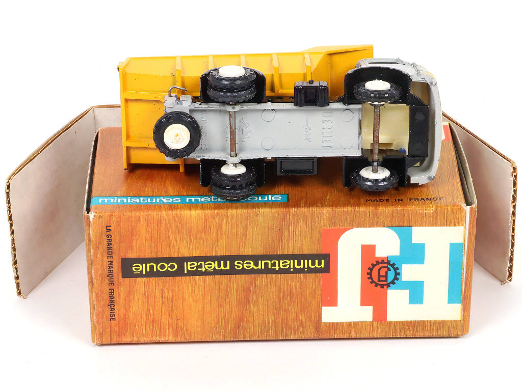 Lot 219 - FRANCE JOUETS (FRANCE) (1)