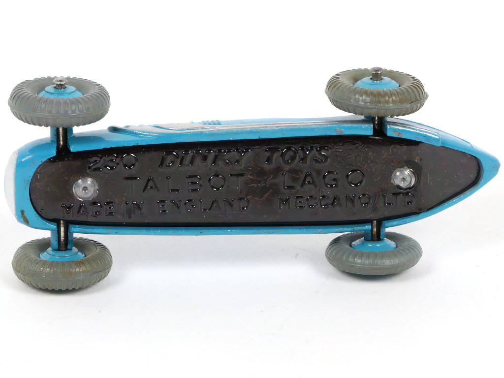 Lot 273 - DINKY TOYS (GB) (1)