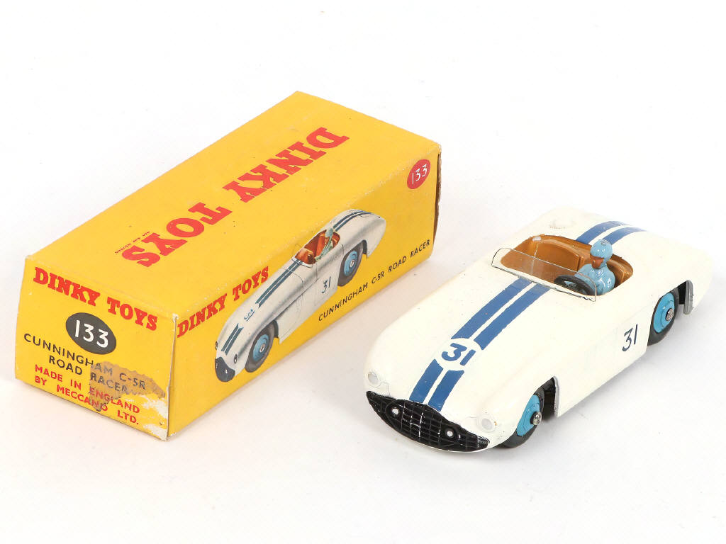 Lot 269 - DINKY TOYS (GB) (1)