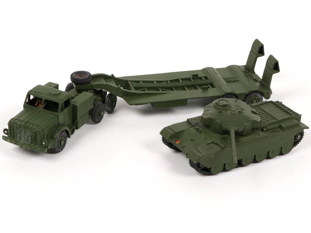 Lot 289 - DINKY TOYS (GB) (1)