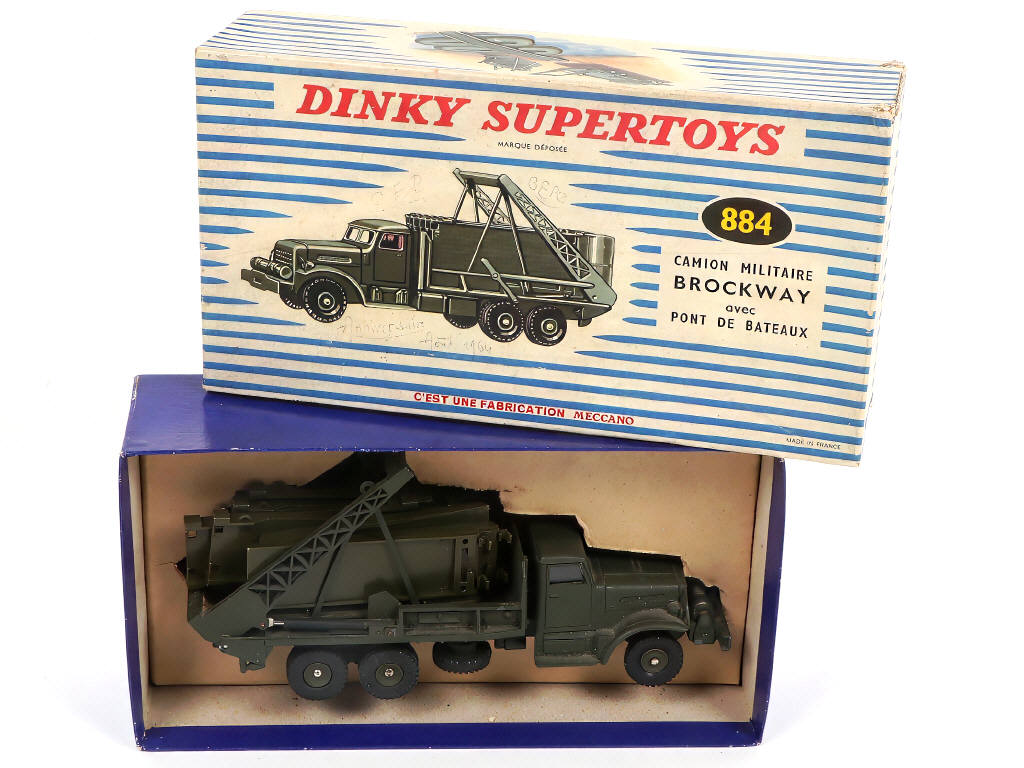 Lot 332 - DINKY TOYS (FRANCE) (1)