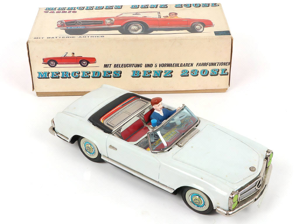 Lot 36 - DIVERS (JAPON) (1)