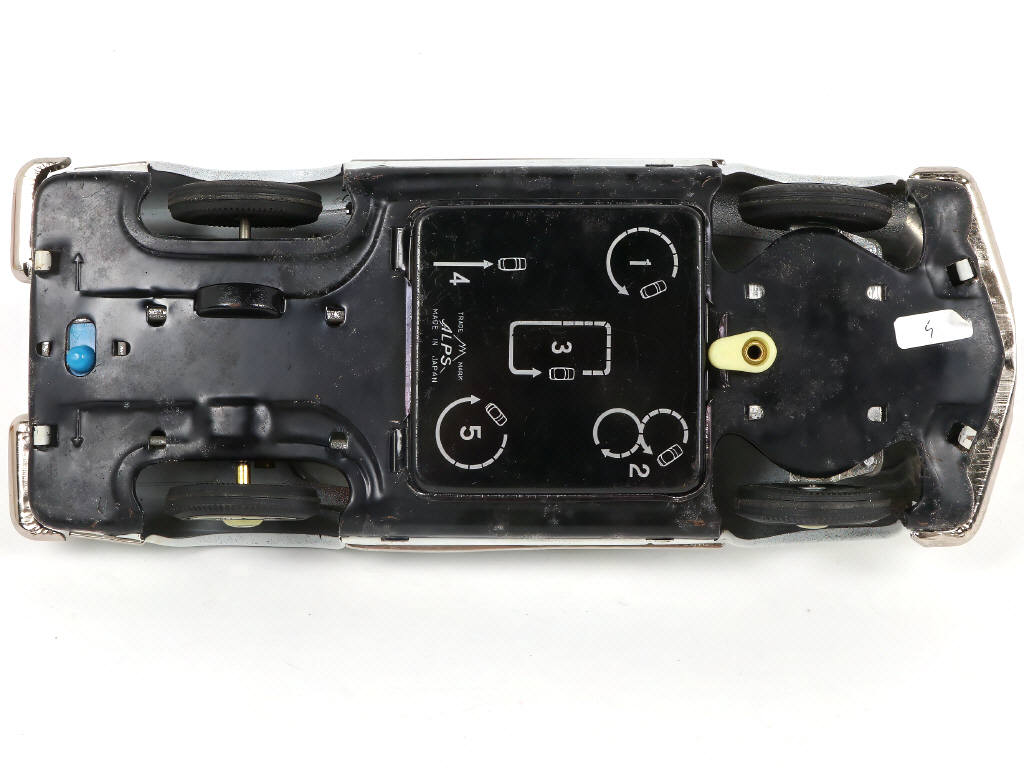 Lot 36 - DIVERS (JAPON) (1)